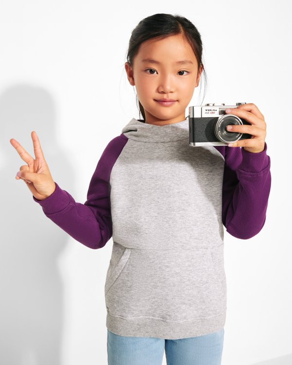 Sudadera con capucha y manga renglán. UNISEX. Sudadera Badet Kids