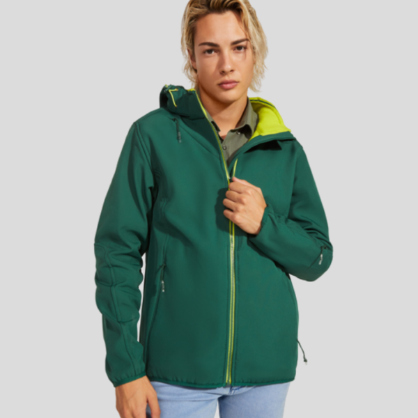 Chaqueta softshell de 2 capas estilo deportivo. Chaqueta siberia.